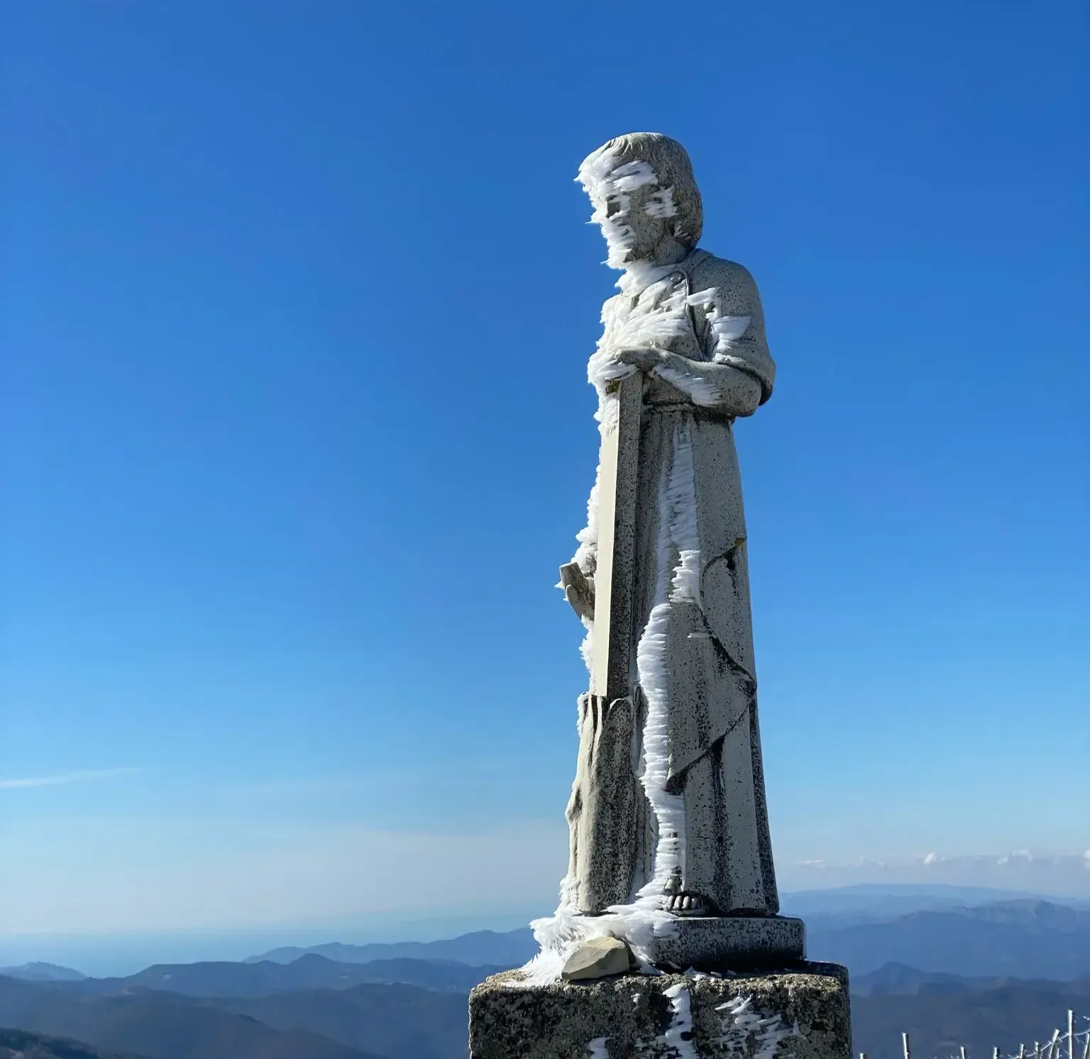 Statua ghiacciata