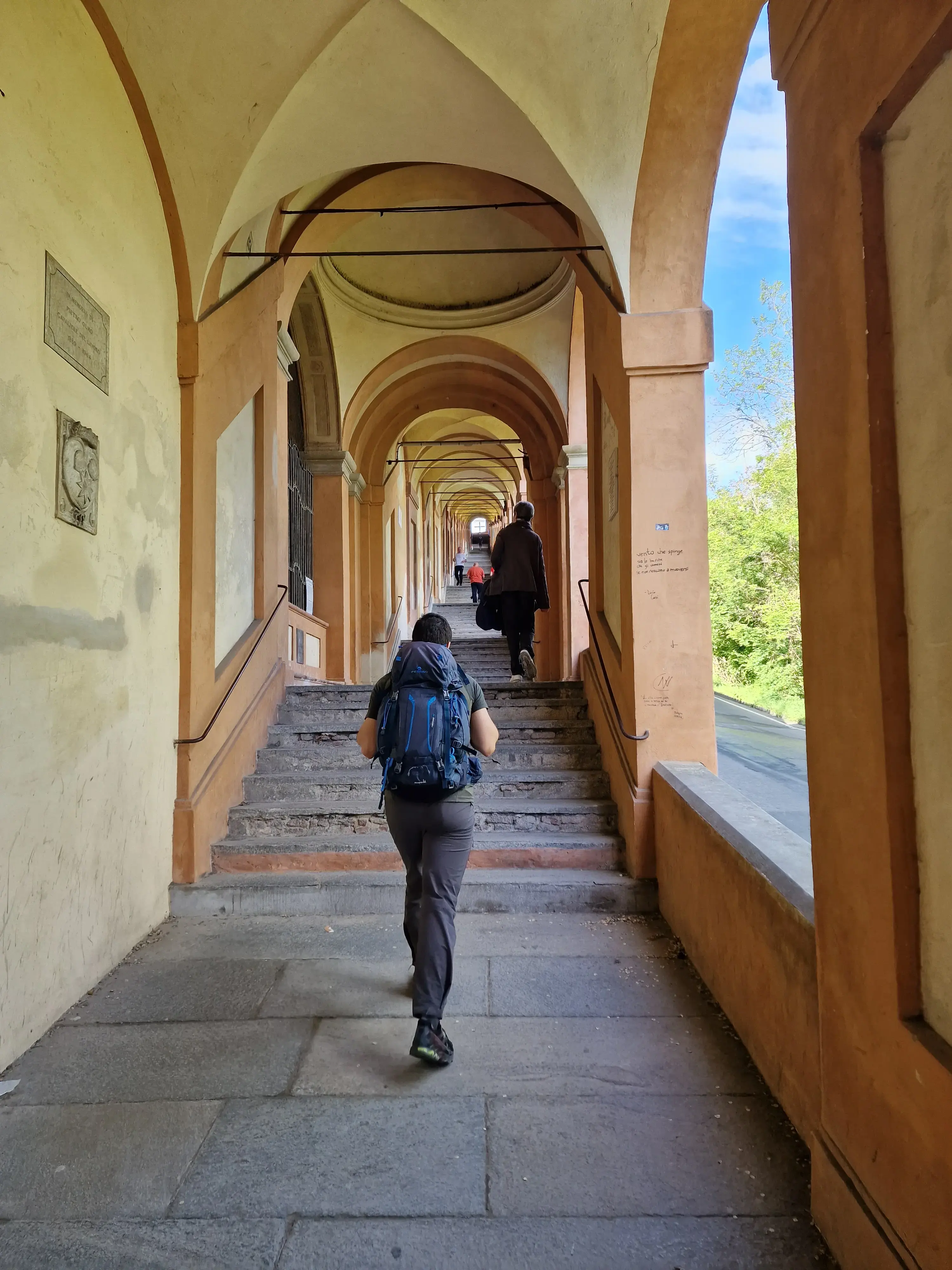 Non siamo mai stati così contenti di vedere una croce